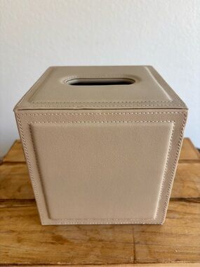 Vlando Faux Leather Tissue Box Cover Square Cream Beige Holder Cube Vanity Decor